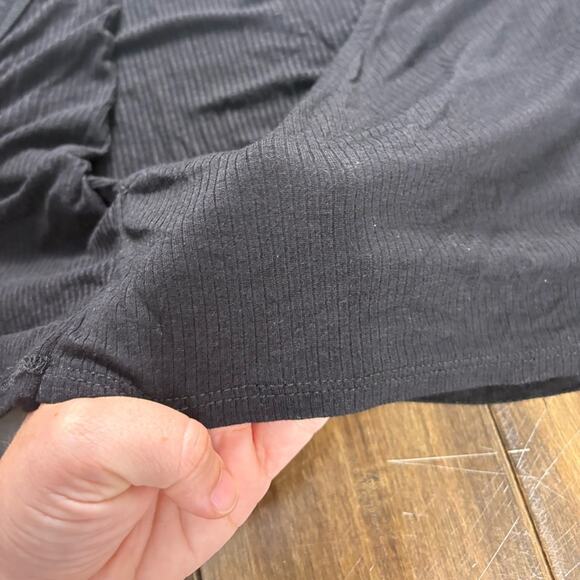 Lulu's Black Wrap Crop Blouse with Tie Front, V Neck, Short Sleeves, Ribbed y2k - Picture 5 of 10